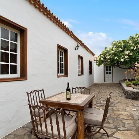 Casa Ariadna Holiday home